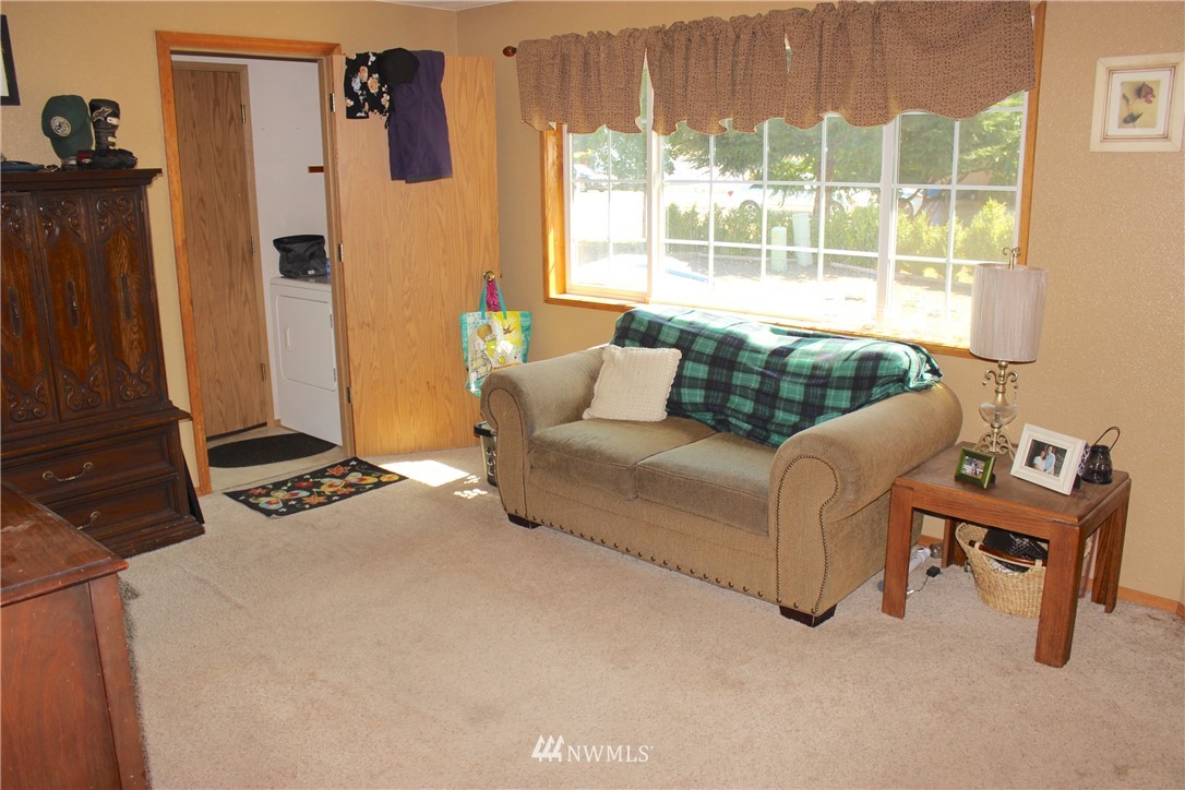 5937 185th Avenue Southwest Rochester, WA 98579 - Photo 10 of 25