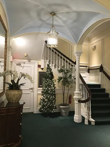 a view of front door with entryway