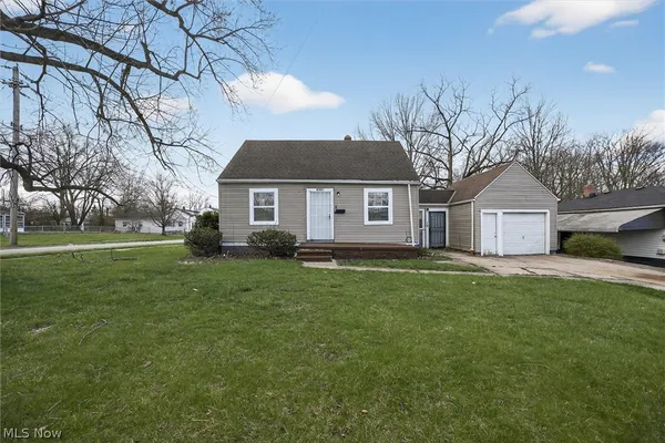$1,350 | 17208 Lipton Avenue, Cleveland, OH 44128
