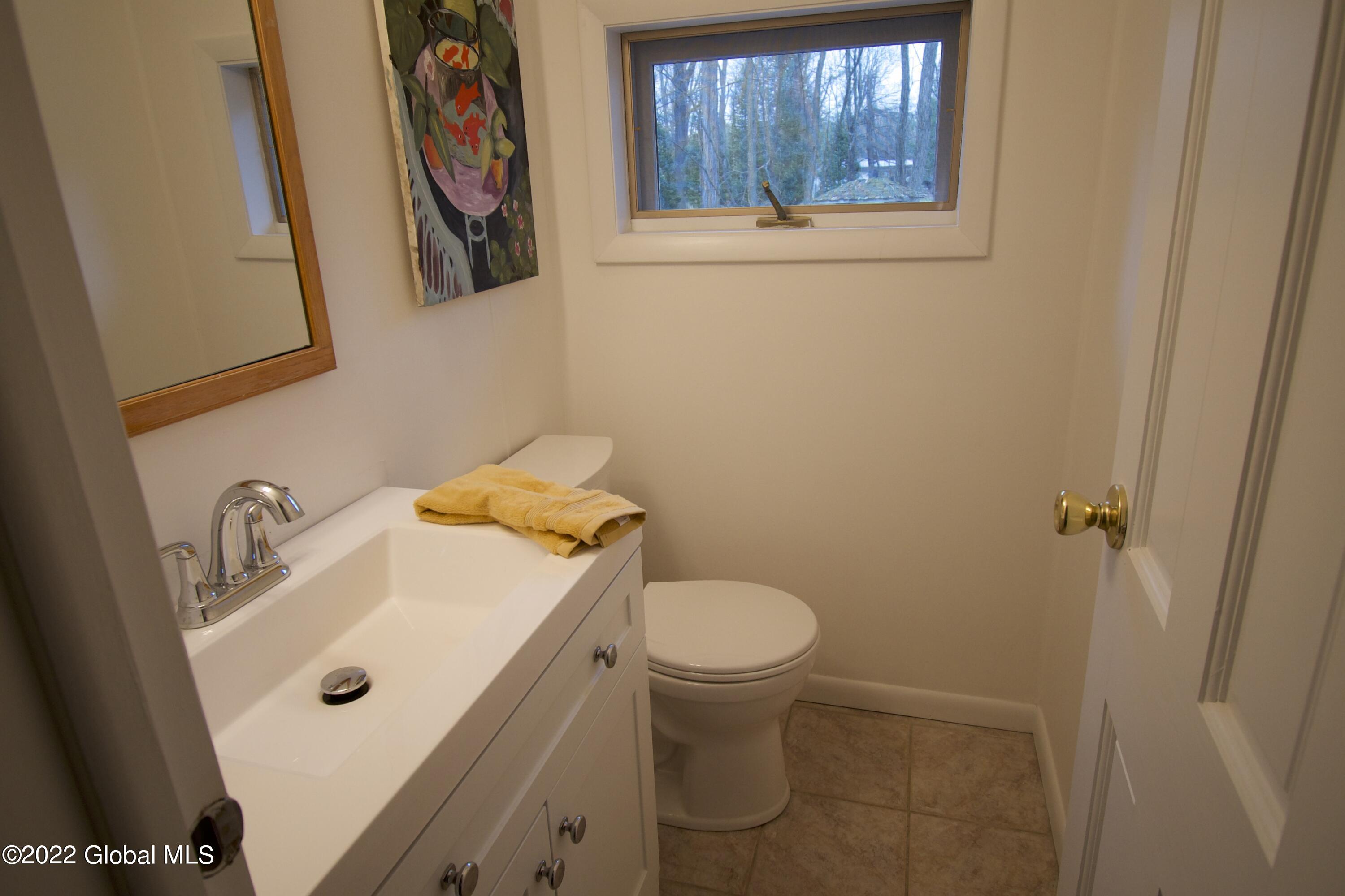 34 Smith Bridge Road Saratoga Springs, NY 12866 - Photo 12 of 38 34GuestBath2