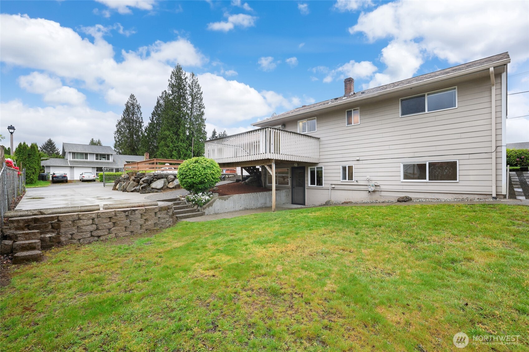 2402 Union Avenue Northeast Renton, WA 98059 - Photo 33 of 39