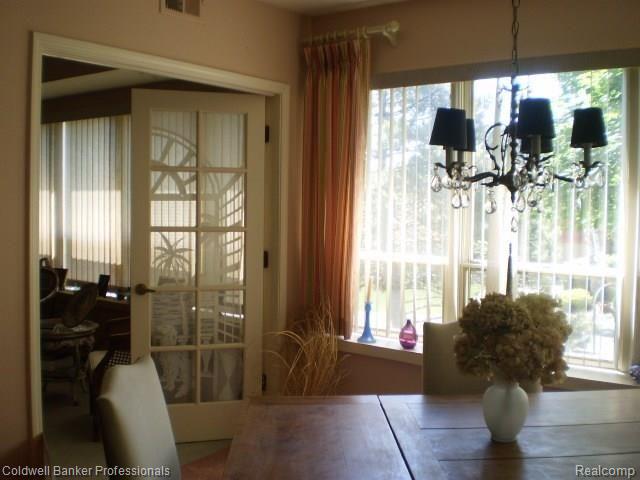 875 GreenView Court Rochester, MI 48307 - Photo 8 of 26 P6080997.JPG