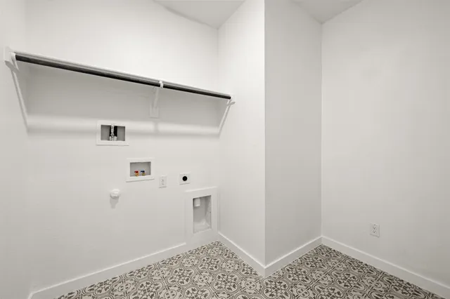 $489,990 | 2409 Rams Horn Drive, Waxahachie, TX 75167