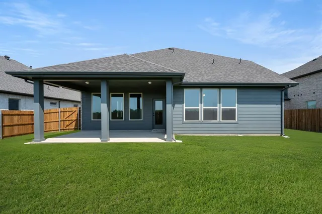 $489,990 | 2409 Rams Horn Drive, Waxahachie, TX 75167