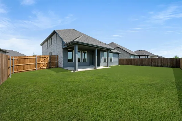 $489,990 | 2409 Rams Horn Drive, Waxahachie, TX 75167