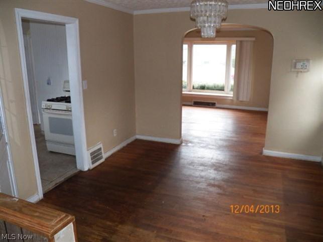 3829 Northwood Road Cleveland, OH 44118 - Photo 8 of 15