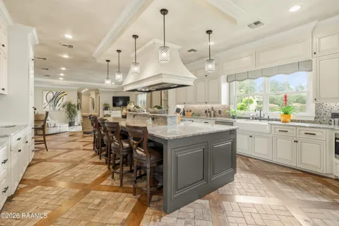 $3,050,000 | 100 Shannon Road, Lafayette, LA 70503