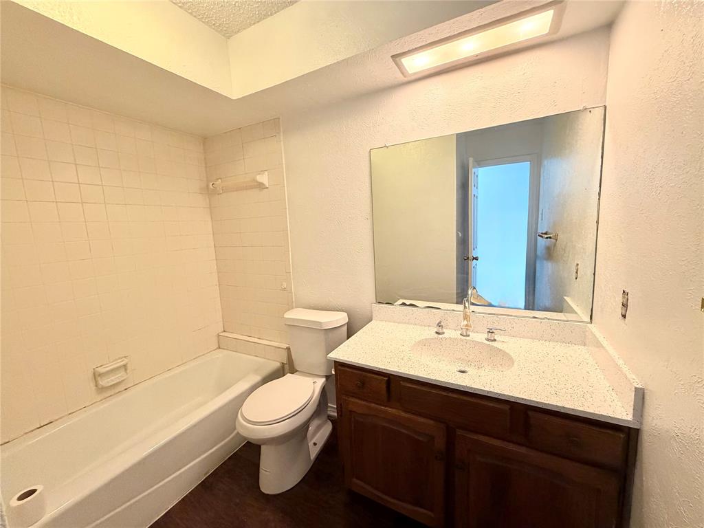 13339 Fall Manor Drive Dallas, TX 75243 - Photo 11 of 16