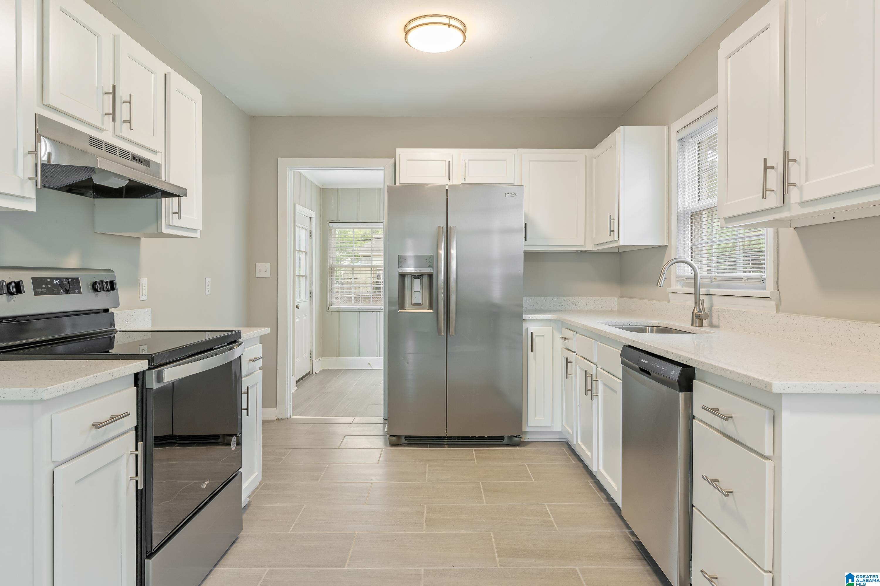 1304 Mims Street Southwest Birmingham, AL 35211 - Photo 9 of 27
