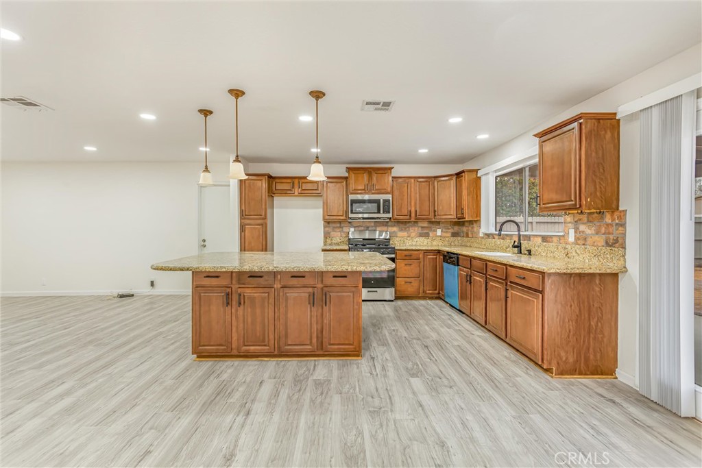 19891 Talihina Road Apple Valley, CA 92307 - Photo 10 of 41