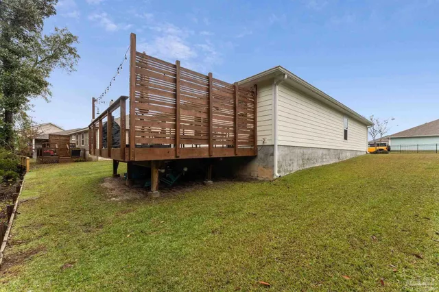 a house view with a outdoor space