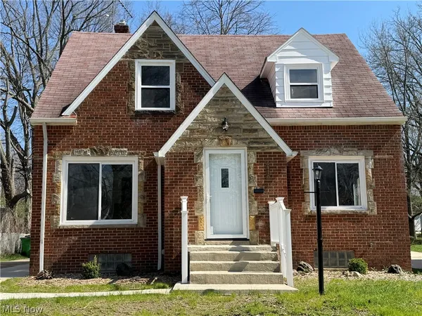 $274,900 | 24420 Glenbrook Boulevard, Euclid, OH 44117