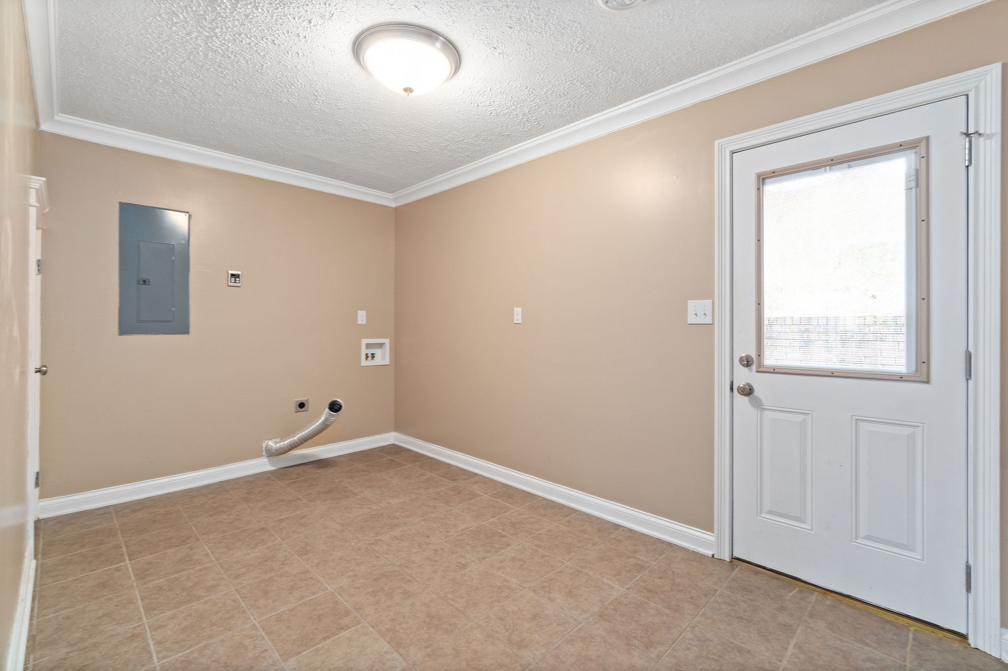 140 Batson Road Cunningham, TN 37052 - Photo 11 of 18 an empty room with windows
