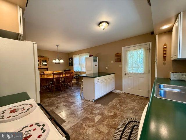 703 Spring Street Saxton, PA 16678 - Photo 5 of 51