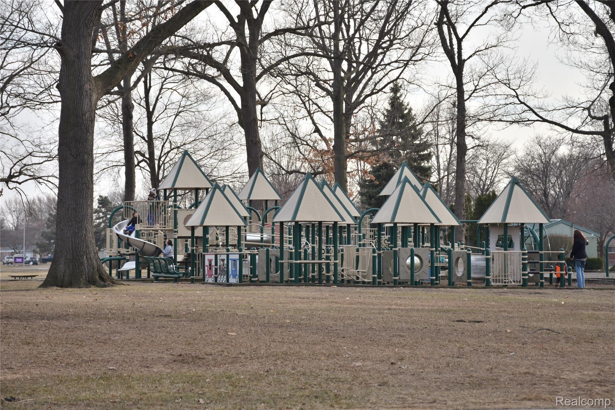 4935 Martin Road Warren, MI 48092 - Photo 5 of 5 DSC_2008.JPG