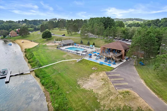 $14,989 | 1309 Bobsled, La Valle, WI 53941