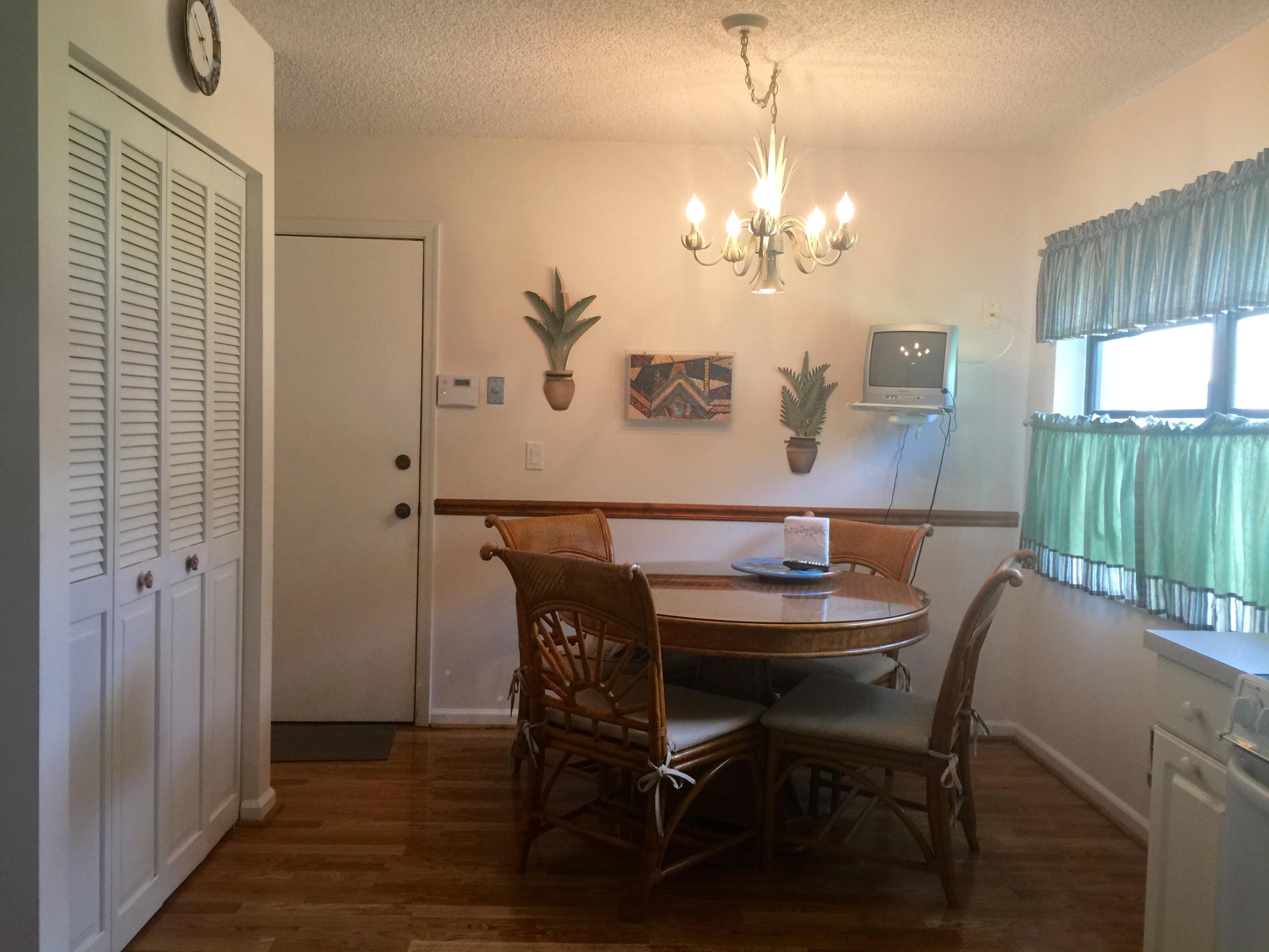 22009 Colony Drive Boca Raton, FL 33433 - Photo 8 of 14 IMG_1372