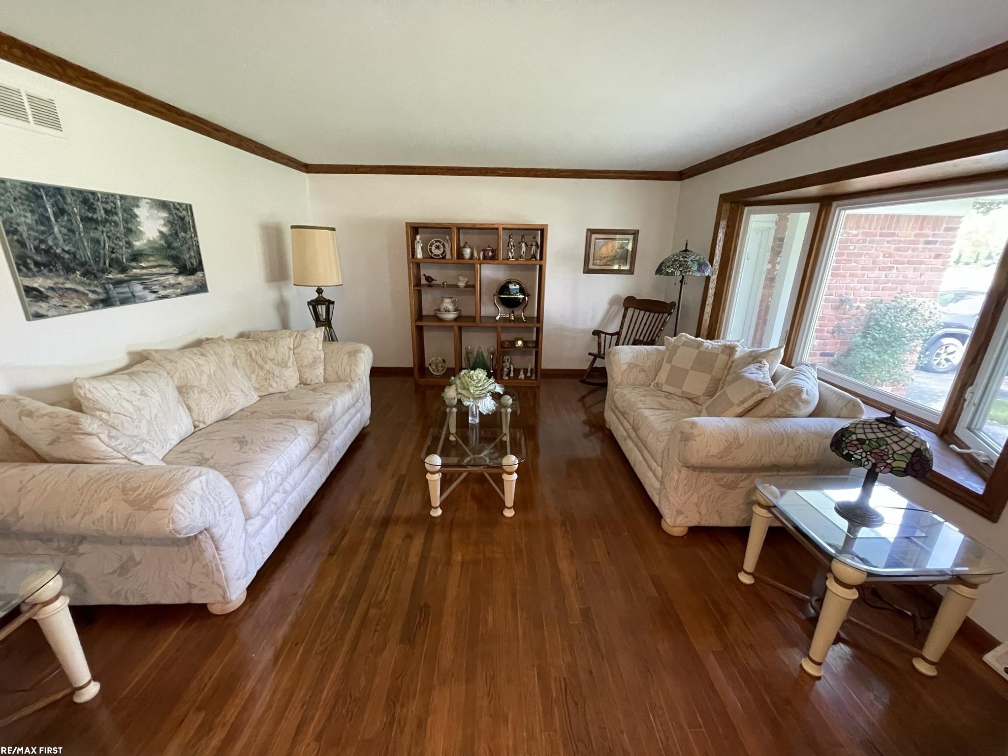 6562 Orion Road Rochester, MI 48306 - Photo 3 of 19 50122983-2.JPG