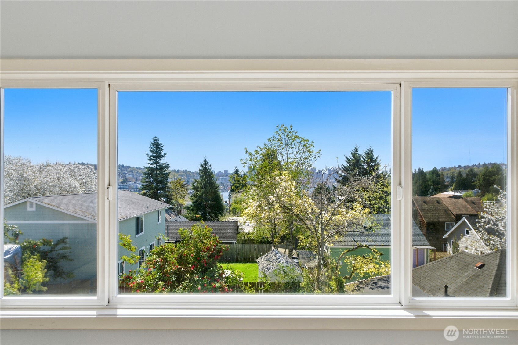 2313 North 39th Street Seattle, WA 98103 - Photo 17 of 34