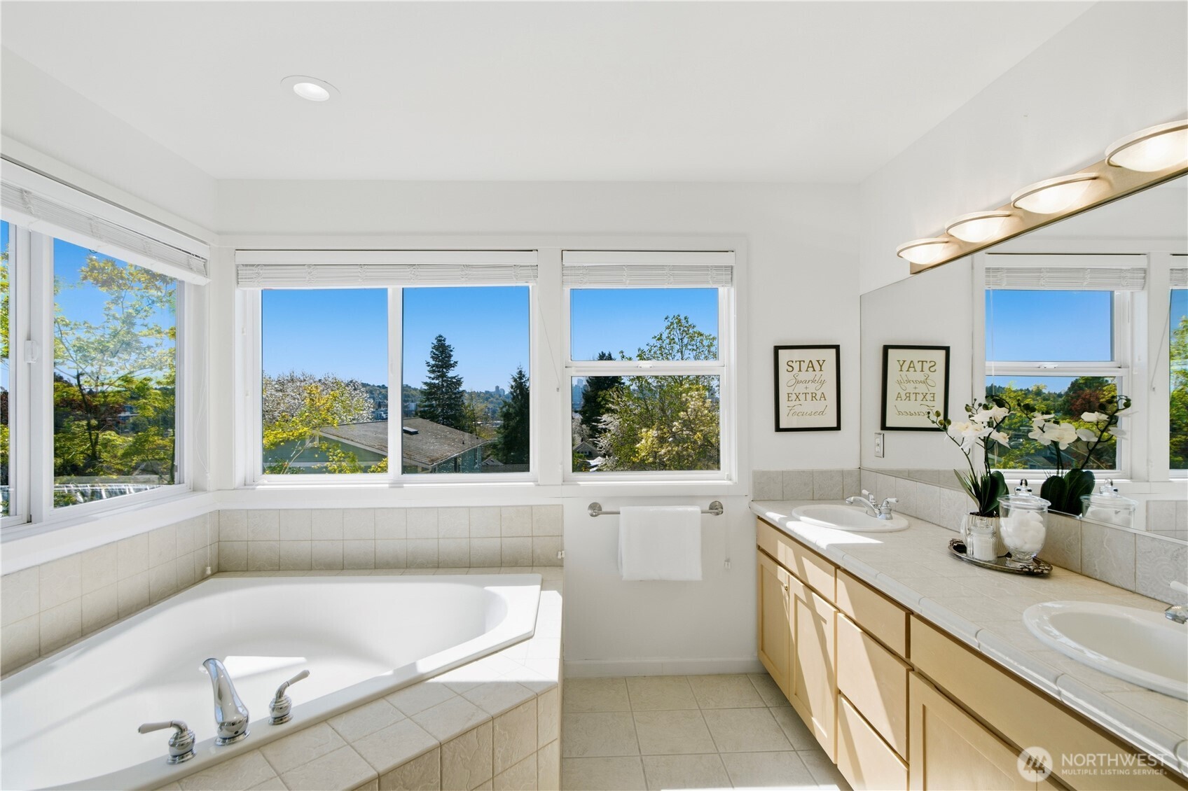 2313 North 39th Street Seattle, WA 98103 - Photo 19 of 34