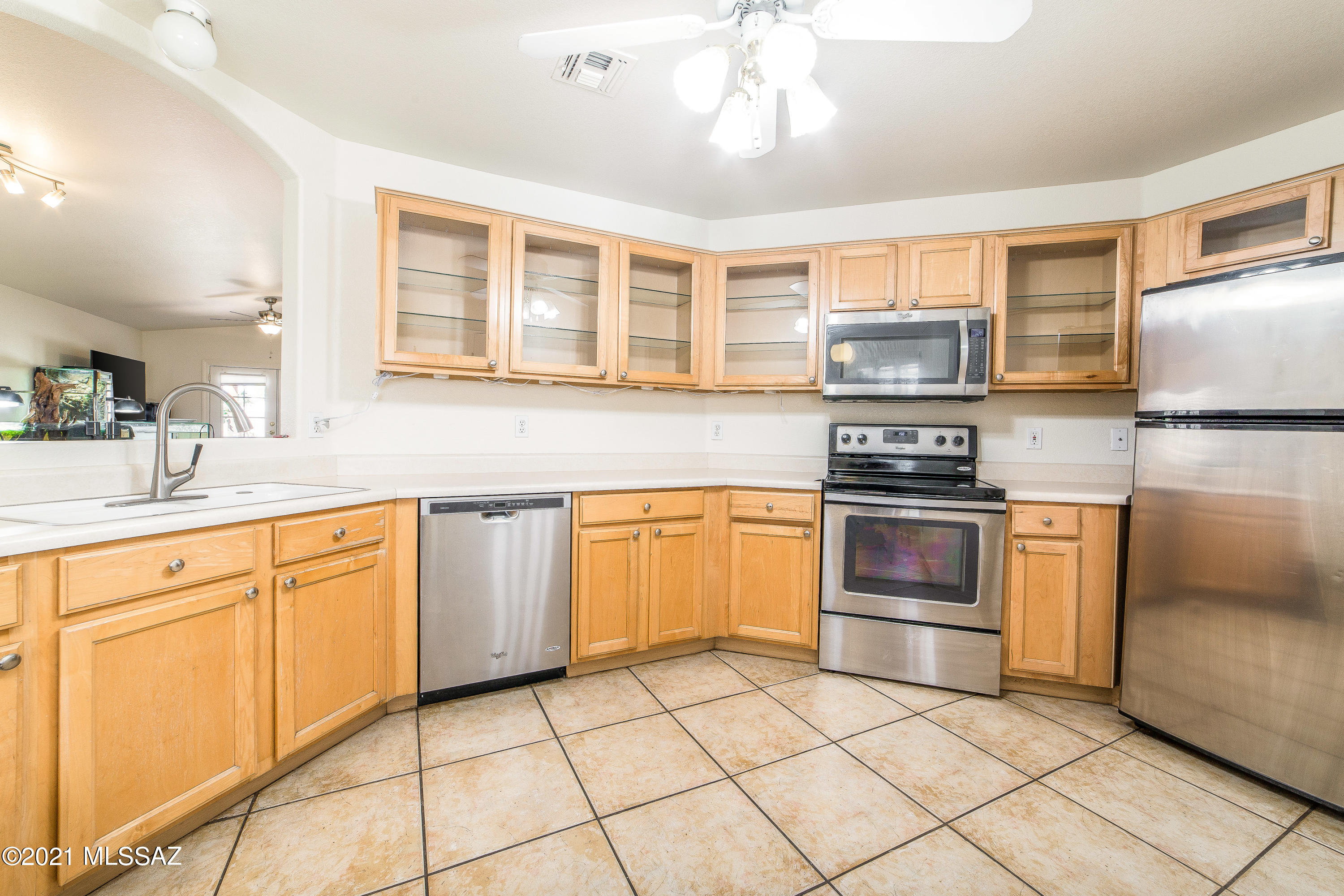 7325 East Cross Ridge Place Tucson, AZ 85710 - Photo 8 of 19
