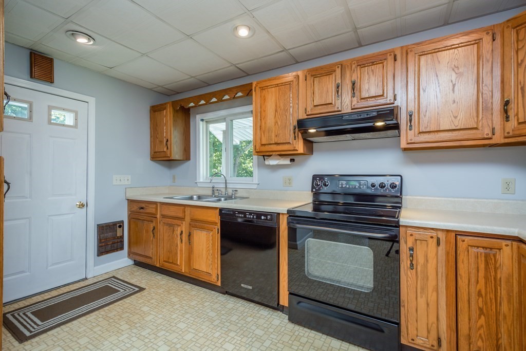 50 Stark Road Worcester, MA 01602 - Photo 14 of 41 Gallery Image 14