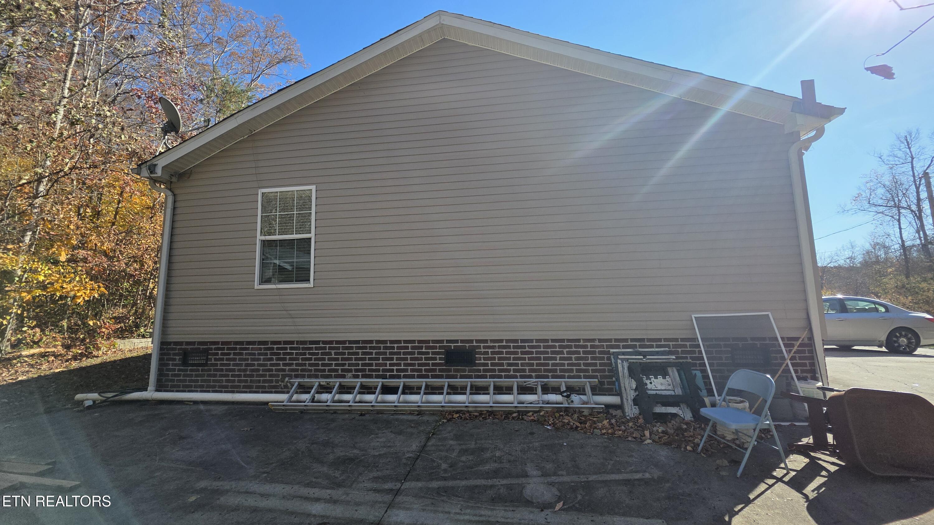 236 Loggers Lane Clinton, TN 37716 - Photo 4 of 47 1000006735