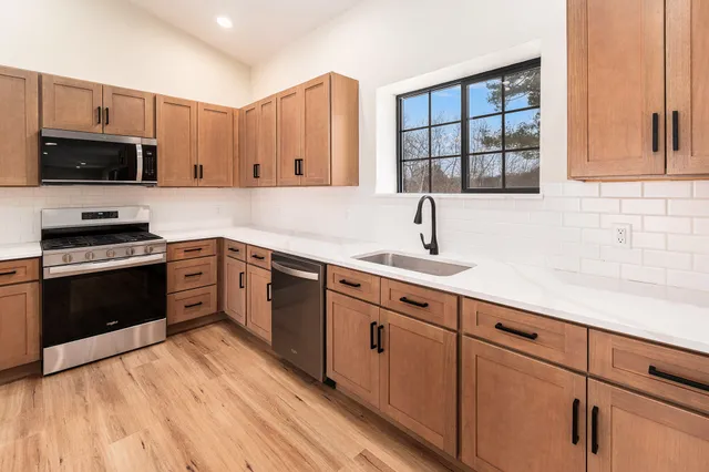 $399,900 | 16935 Juniper Drive, Conklin, MI 49403