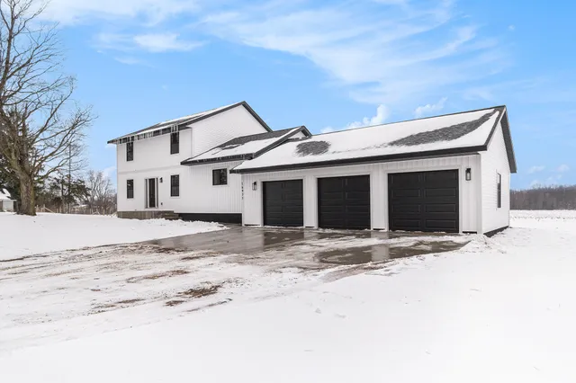 $399,900 | 16935 Juniper Drive, Conklin, MI 49403