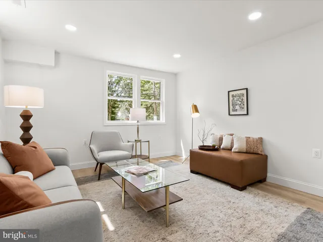 a close up view of a washer and dryer