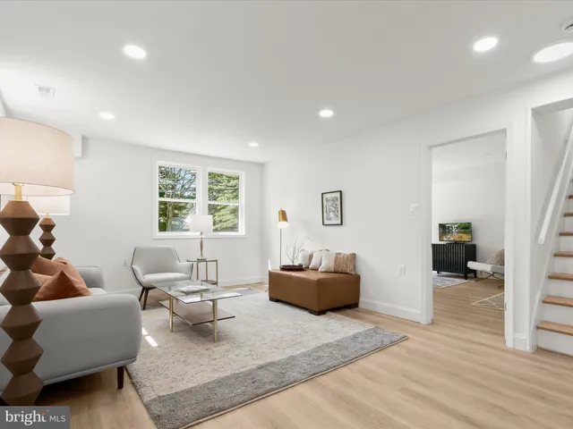 a view of backyard with a garden and plants