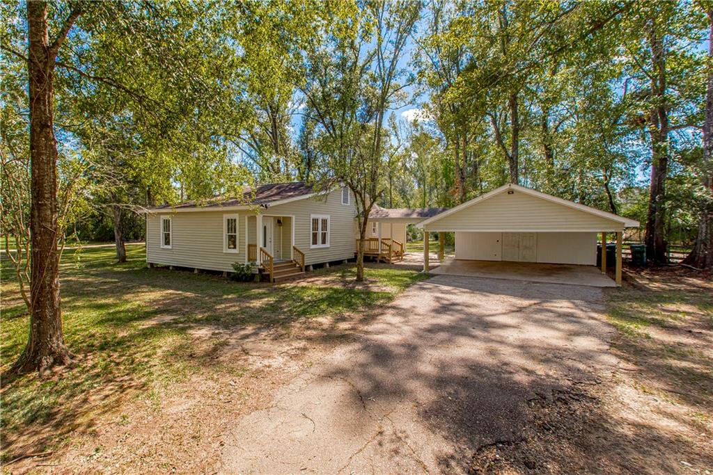 25236 McCarroll Road Springfield, LA 70462 - Photo 3 of 15