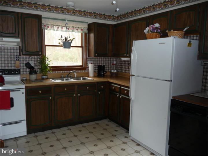 591 Pinehurst Road New Egypt, NJ 08533 - Photo 9 of 25 Gallery Image 9