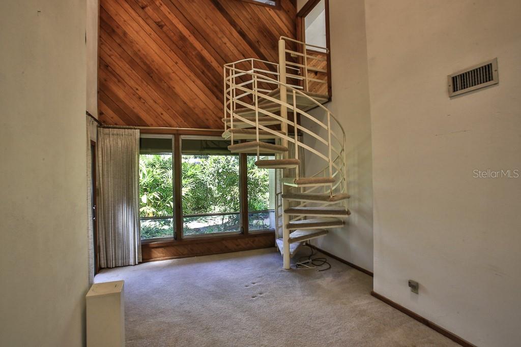 238 North Riverside Drive Edgewater, FL 32132 - Photo 13 of 44 Gallery Image 13