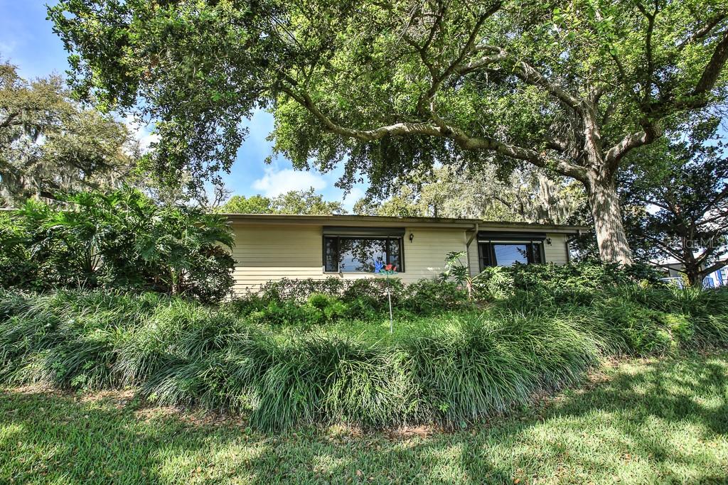 238 North Riverside Drive Edgewater, FL 32132 - Photo 7 of 44 Gallery Image 7