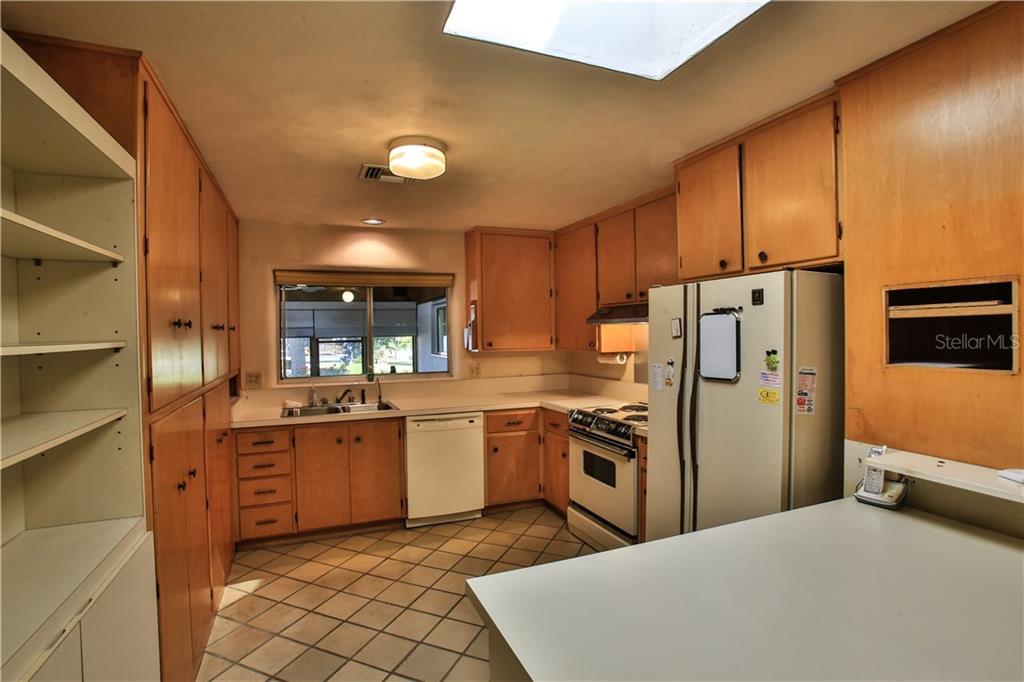 238 North Riverside Drive Edgewater, FL 32132 - Photo 8 of 44 Gallery Image 8