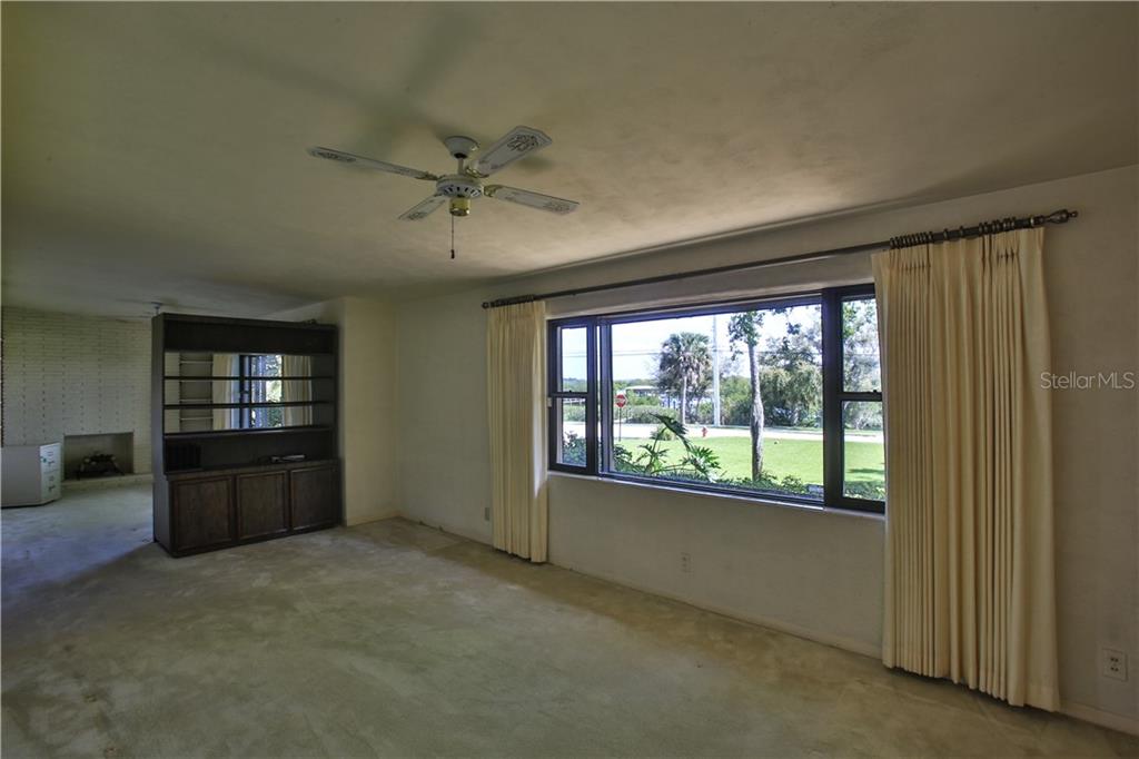 238 North Riverside Drive Edgewater, FL 32132 - Photo 9 of 44 Gallery Image 9