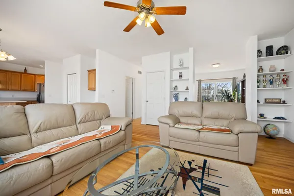 $300,000 | 11018 North Waterton Drive, Dunlap, IL 61525