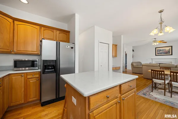 $300,000 | 11018 North Waterton Drive, Dunlap, IL 61525
