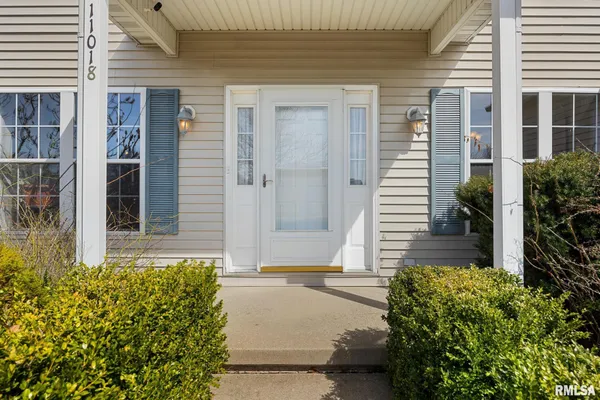 $300,000 | 11018 North Waterton Drive, Dunlap, IL 61525