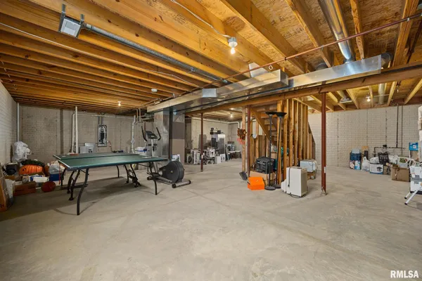 $300,000 | 11018 North Waterton Drive, Dunlap, IL 61525