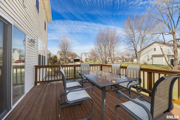 $300,000 | 11018 North Waterton Drive, Dunlap, IL 61525