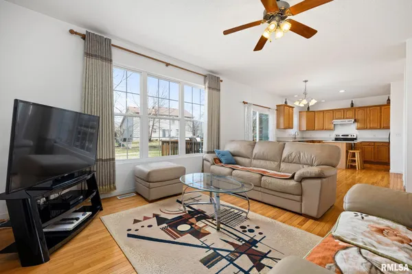 $300,000 | 11018 North Waterton Drive, Dunlap, IL 61525