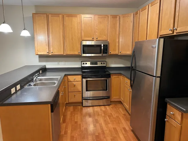 $223,000 | 2900 University Avenue Southeast, Unit 411, Minneapolis, MN 55414