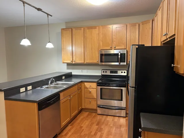 $223,000 | 2900 University Avenue Southeast, Unit 411, Minneapolis, MN 55414