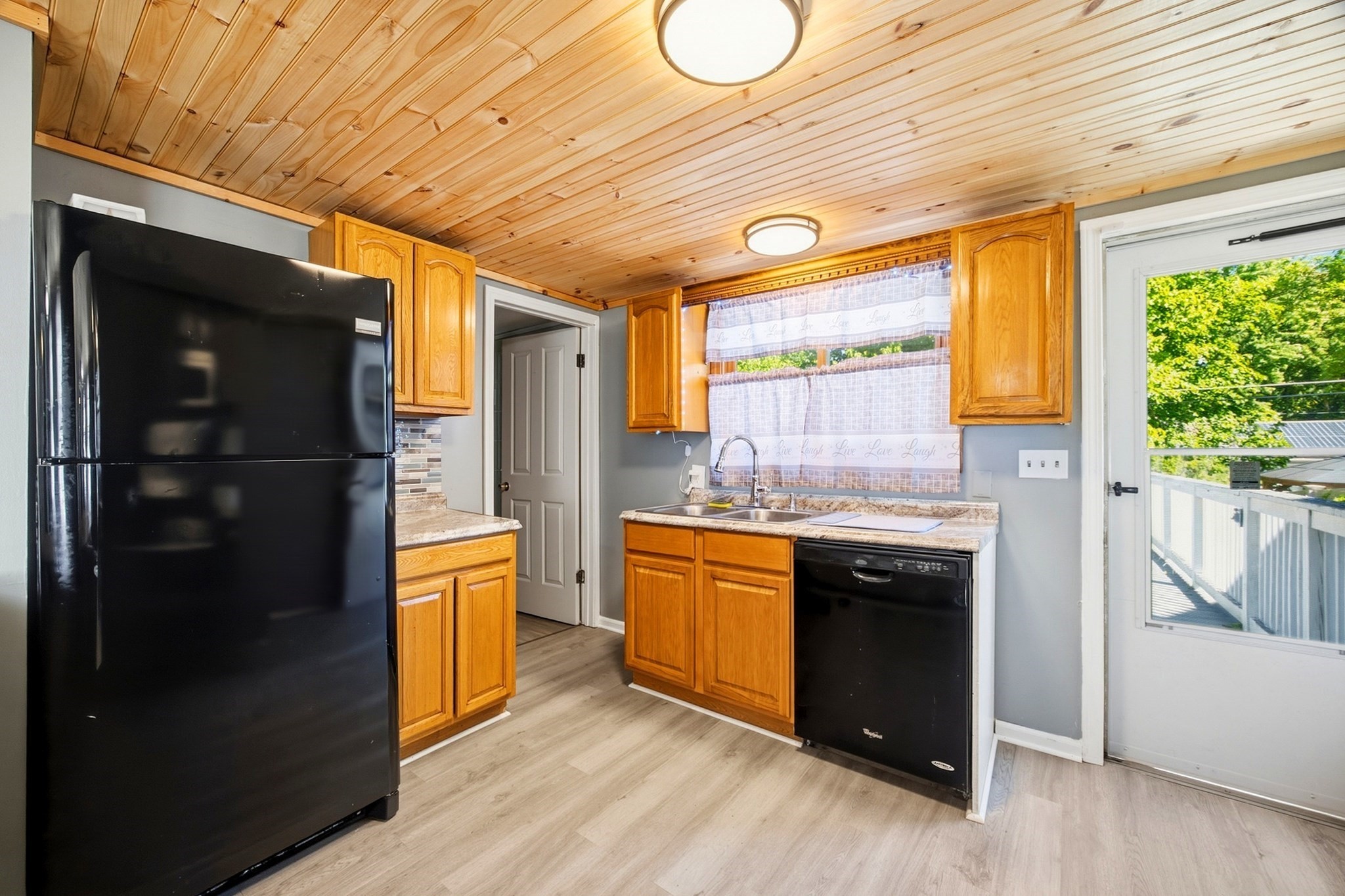 333 Nottingham Street Springfield, MA 01104 - Photo 7 of 16 Gallery Image 7