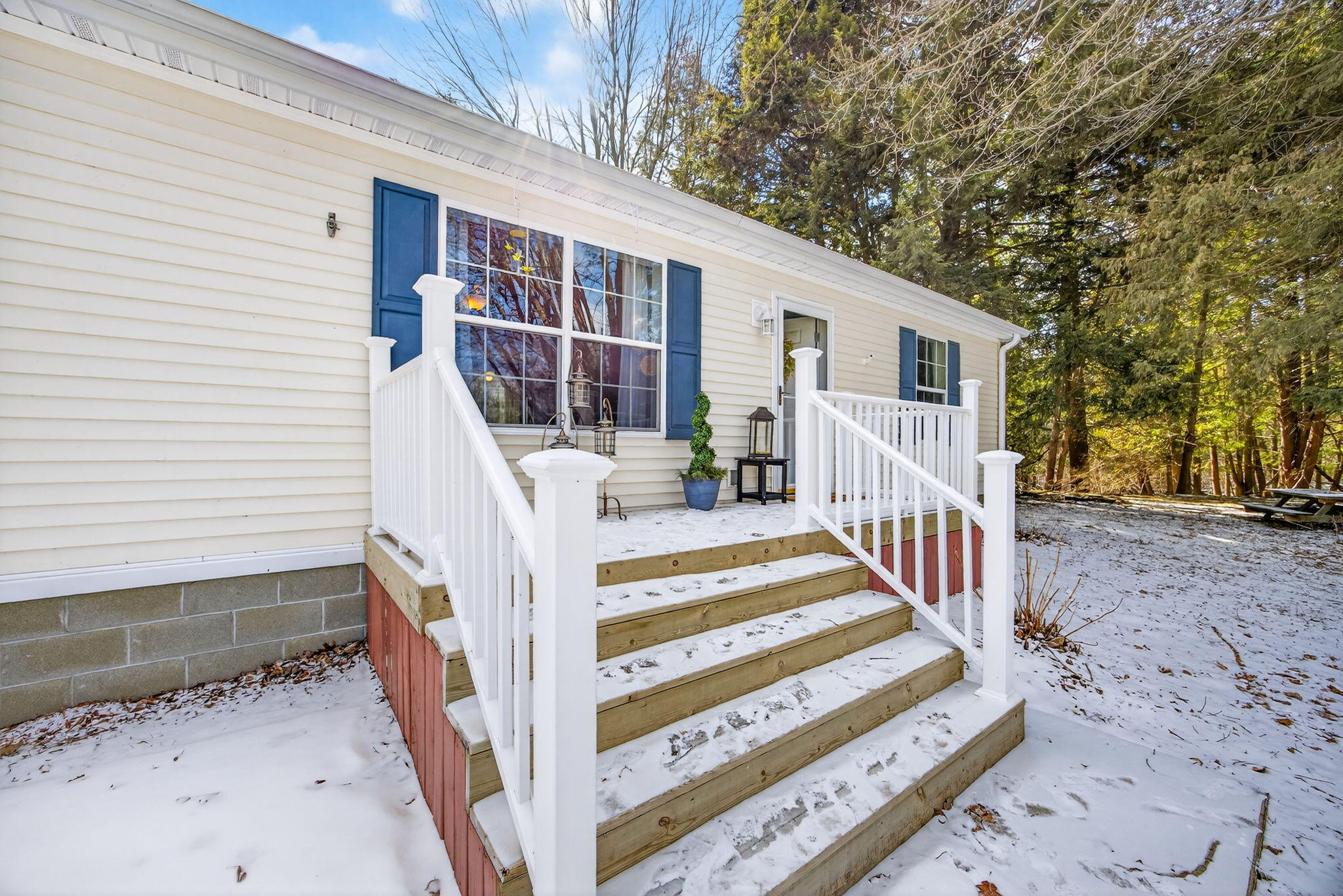 12459 Pierce Road Stanwood, MI 49346 - Photo 14 of 47 side enterance