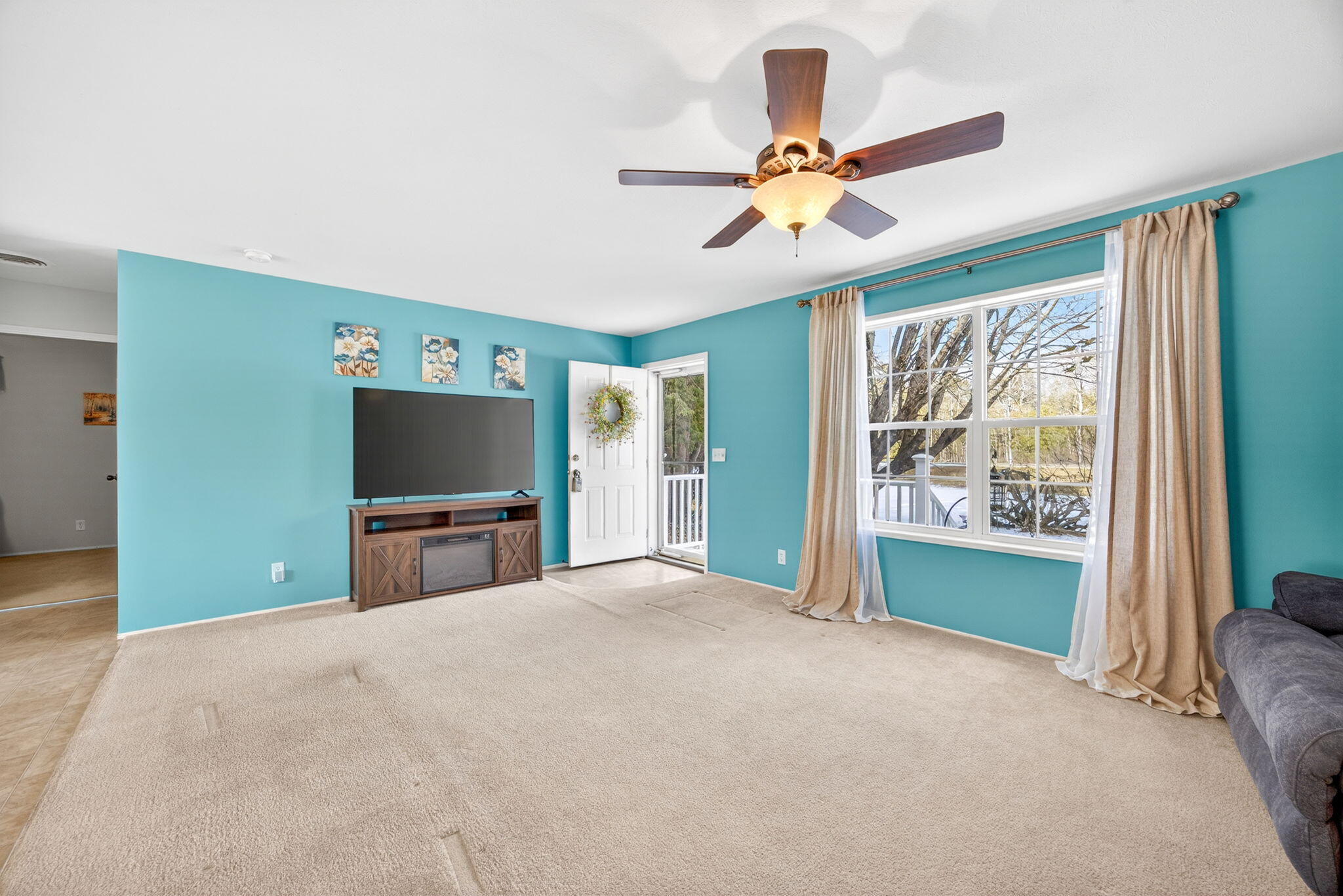 12459 Pierce Road Stanwood, MI 49346 - Photo 7 of 47 living room
