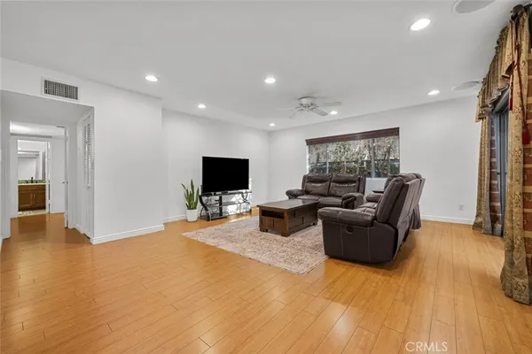 $499,000 | 4445 Cartwright Avenue, Unit 106, Toluca Lake, CA 91602