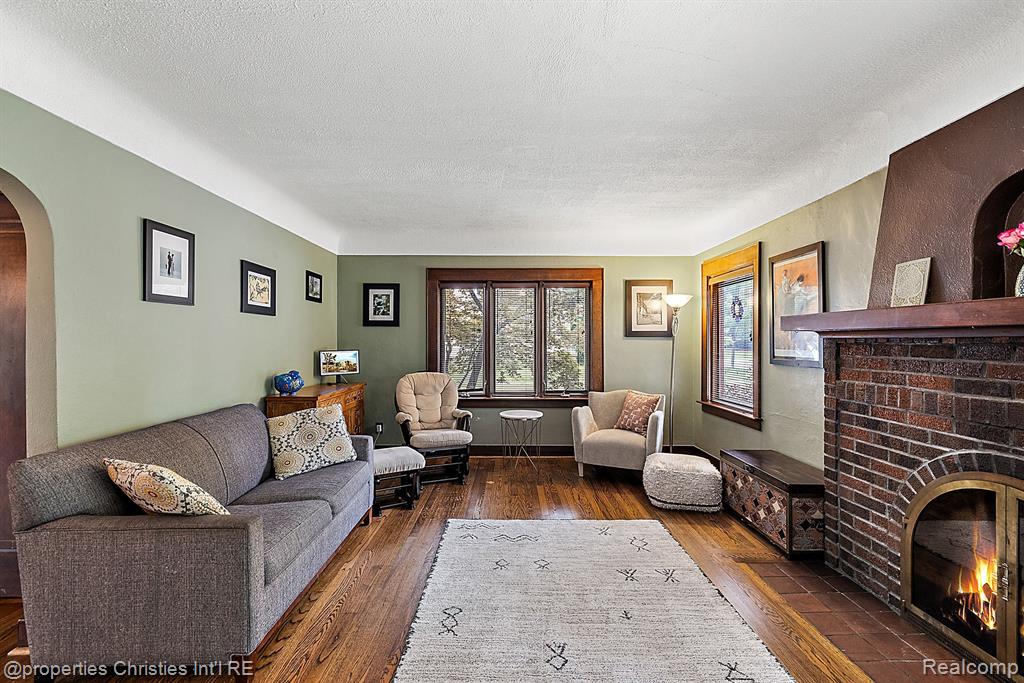 36 Devonshire Road Pleasant Ridge, MI 48069 - Photo 7 of 41
